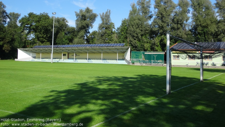 Hölzl-Stadion, Emmering
