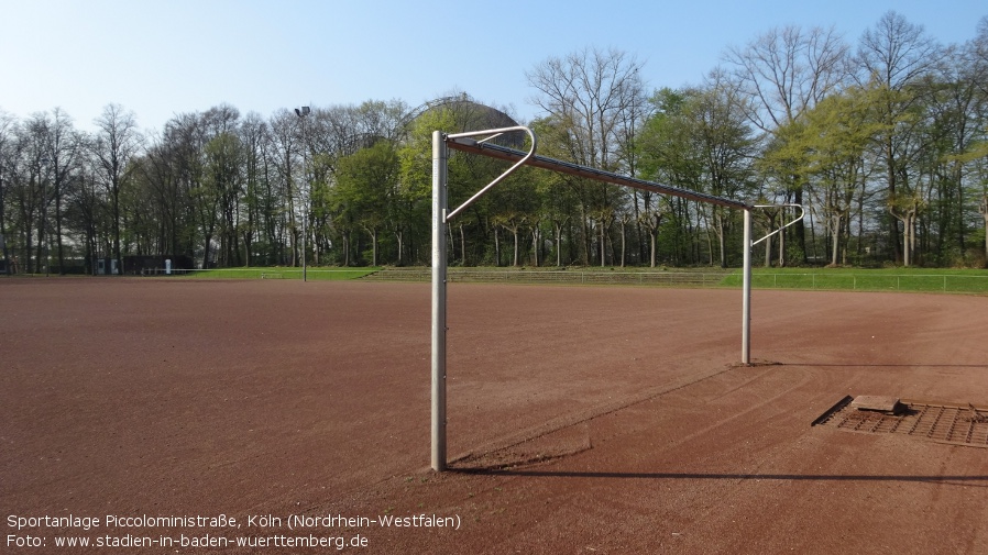 Köln, Sportanlage Piccoloministraße (Nordrhein-Westfalen)